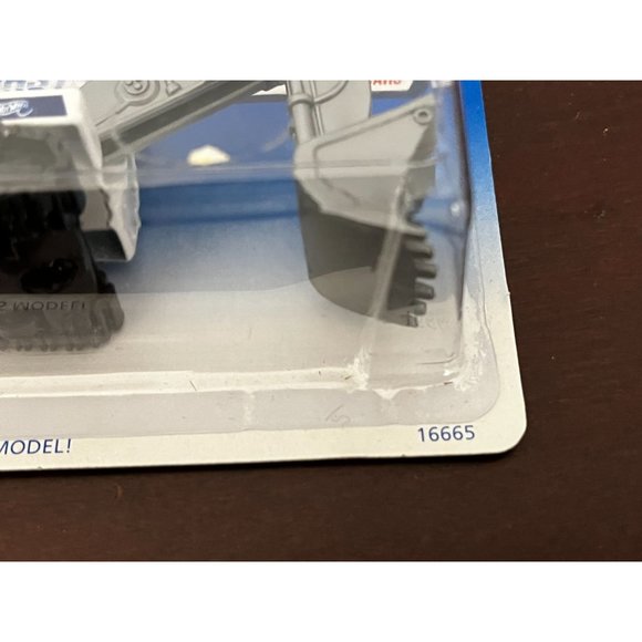 Hot Wheels 1997 First Editions #512 Excavator White/Blue NEW NIP - Picture 3 of 9